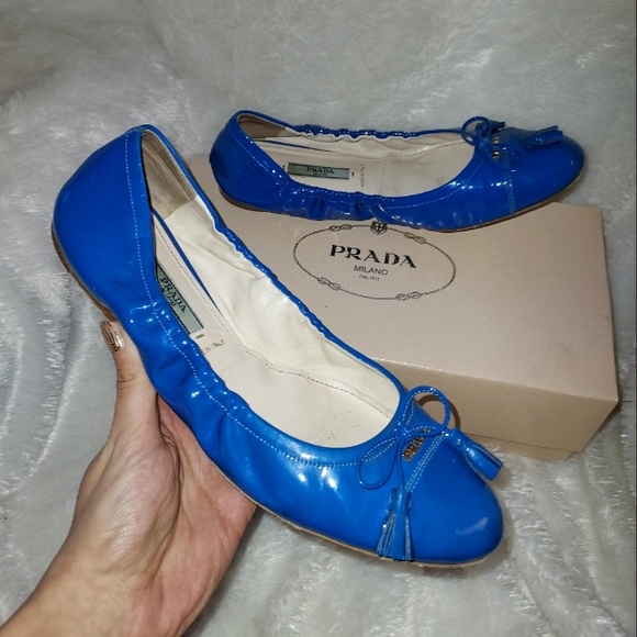 Authenticated Prada Blue Patent Leather Bow Flats - Picture 2 of 12